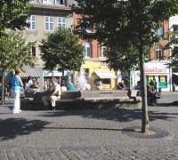 brunnen_marktplatz2-roenne.jpg
